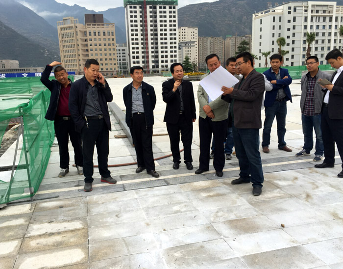 市住房和城鄉(xiāng)建設局領導檢查指導階州廣場項目建設