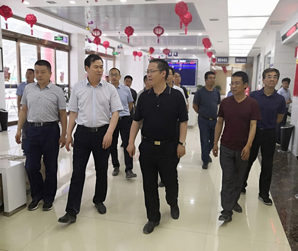 隴南市委常委、組織部部長(zhǎng)楊郃調(diào)研指導(dǎo)市龍江城鄉(xiāng)發(fā)展集團(tuán)公司黨建工作