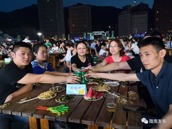好嗨喲！隴南第一屆青島啤酒節(jié)開幕啦，為期8天