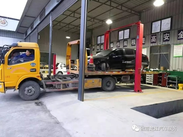 金錘鈑金，銀槍噴漆！龍江汽修值得信賴！